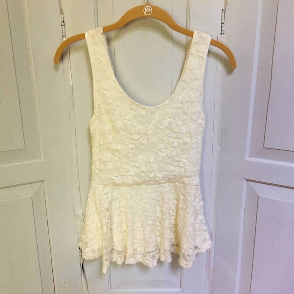 Paper Crane Lined Peplum Lace Top - Picture 1 of 8
